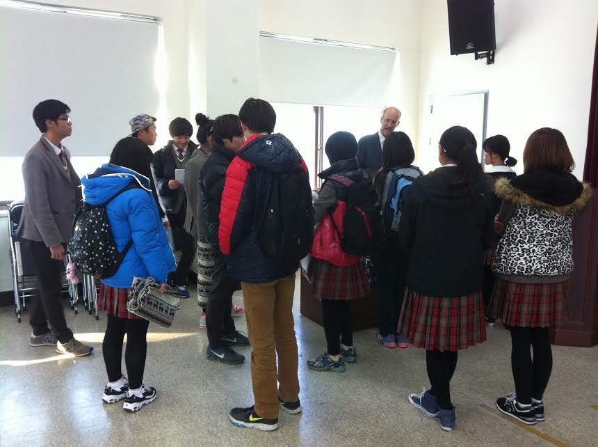 Emanuel most enjoyed the direct discussions with the students. 