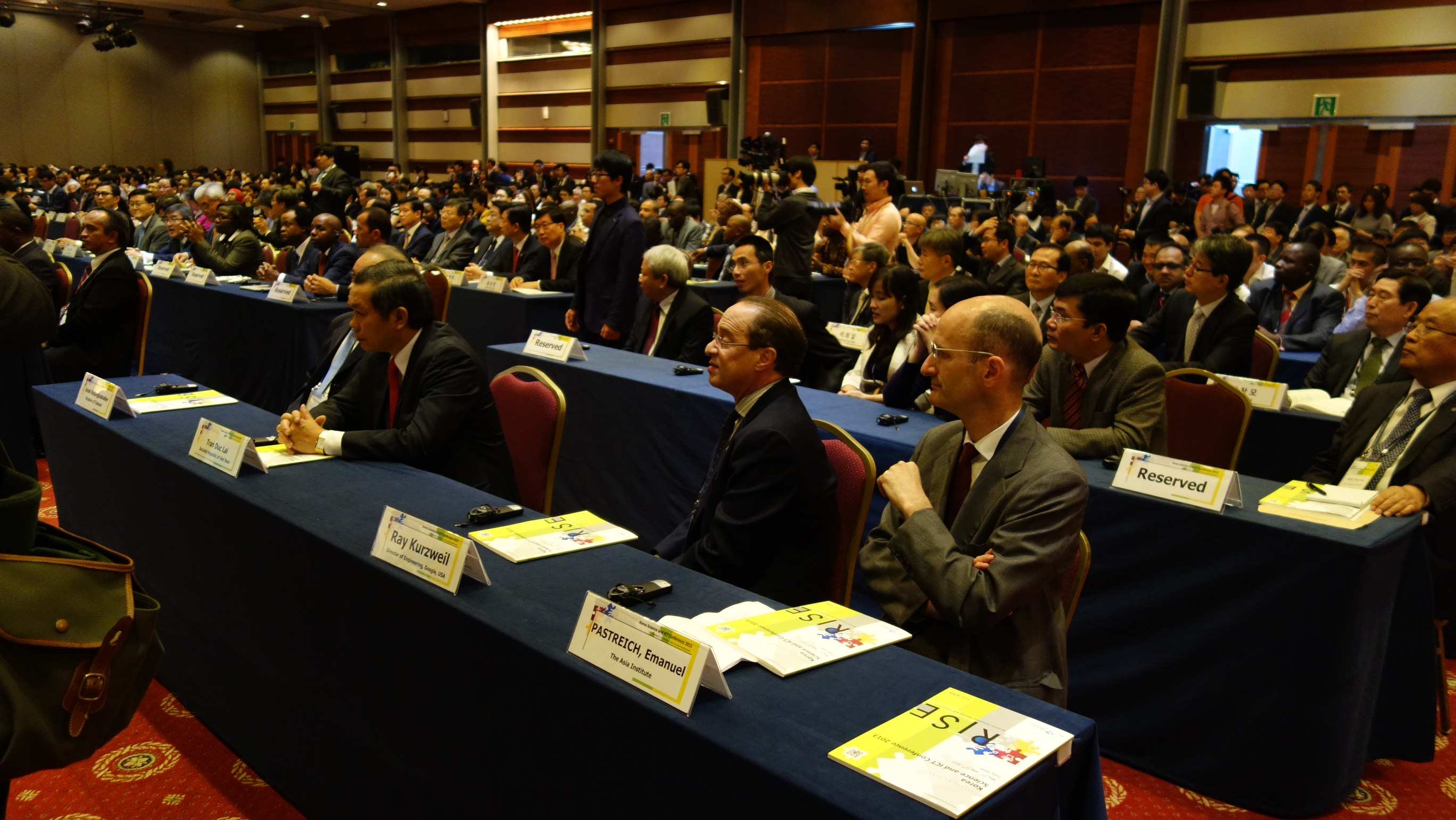 Emanuel Pastreich with Ray Kurzweil at Korean communications technology convention. 
