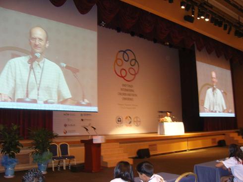 Emanuel Pastreich addresses the Tunza Conference of UNEP at Daejeon 2009. 