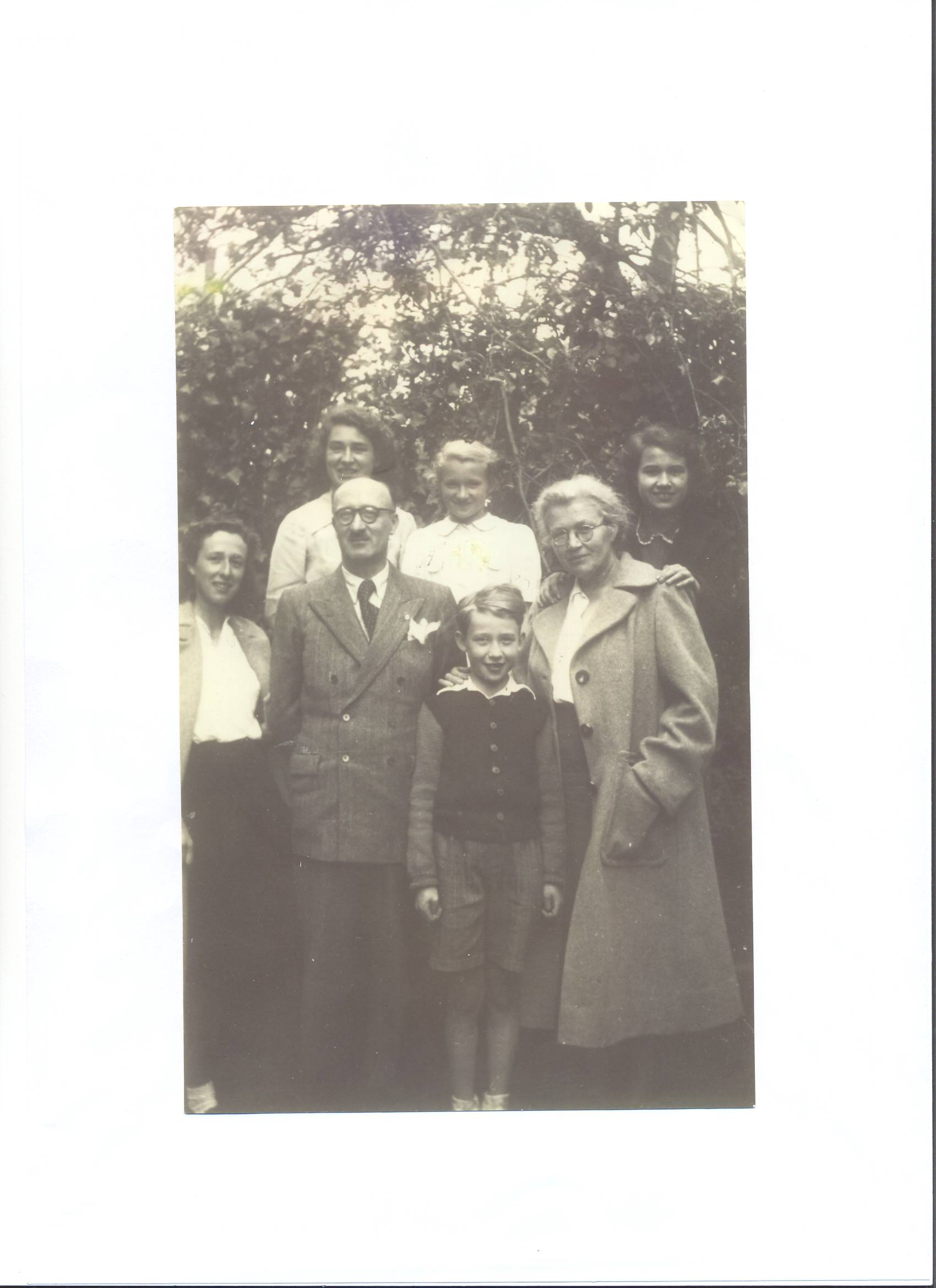 My maternal Grandfather Louis Rouff and his wife, my Grandmother Catherine, surrounded by their children. 