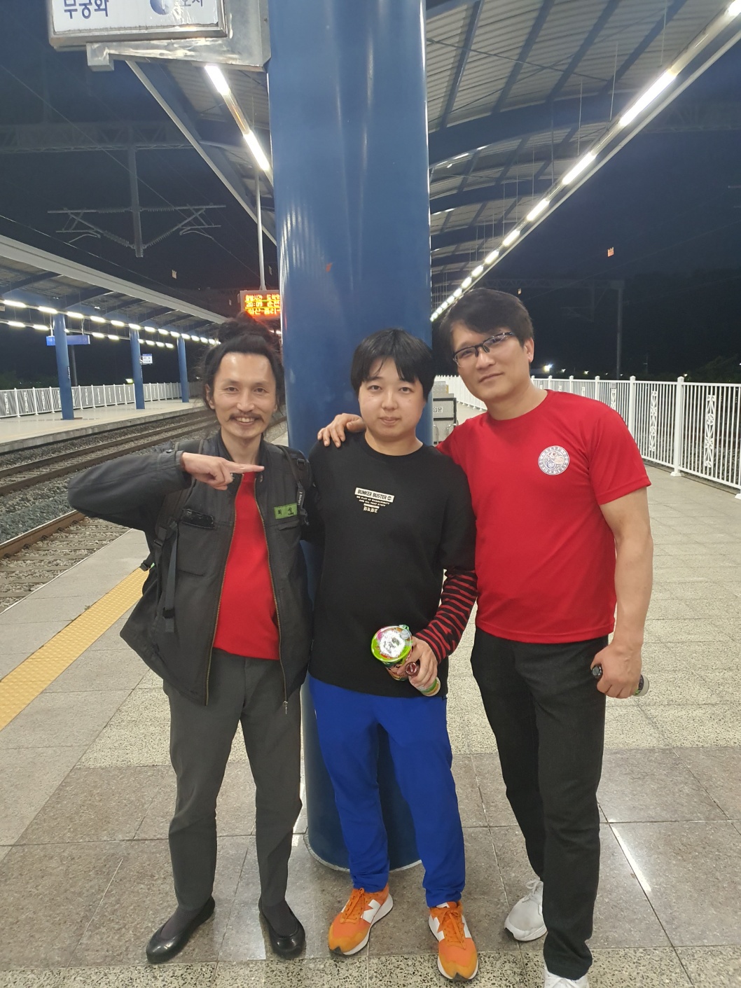 [시] ‘B들을 위하여’ – 超人 ‘김성수’ 同志