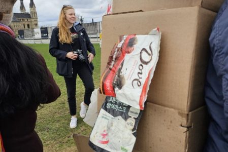 캐나다서 본 한국어 마스크 봉투… “수치스럽다”