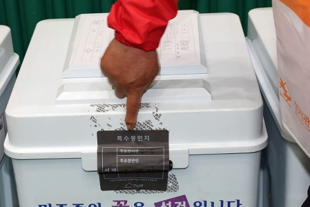 제주지역 개표소 투표함 봉인지 제거 흔적…선관위 “전과정에 참관인 동행, 문제 없어”