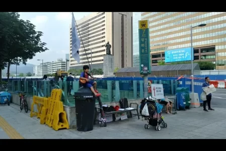 ‘김철호’ 동지의 “왕관 봐이루스사기극” 관련 말