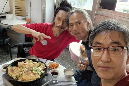 질뻥청은 아스트라제네카 맞은 모든 사람들한테 배상해라.